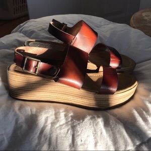 Platform sandals 🤩